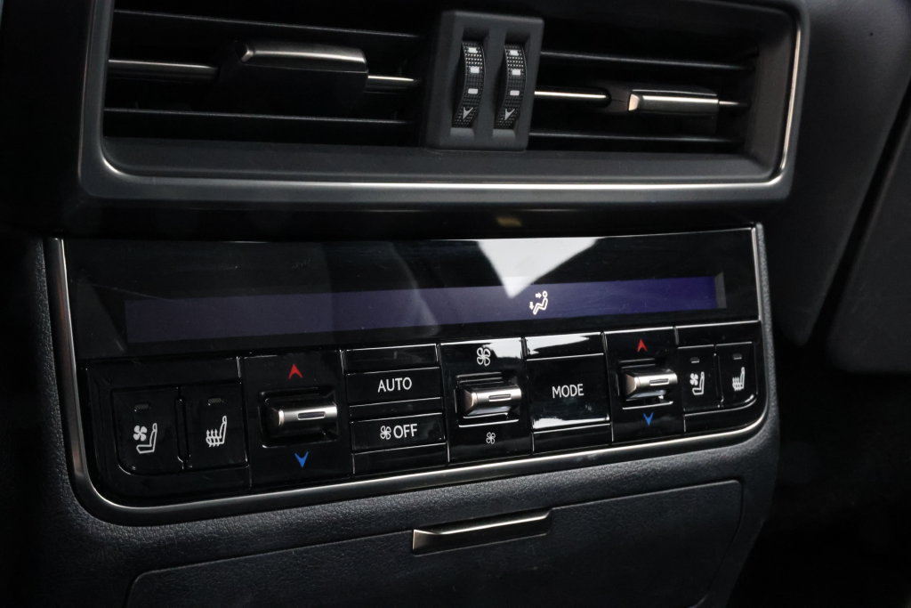 Used 2026 Lexus LX 700h Luxury AWD/4WD image 31