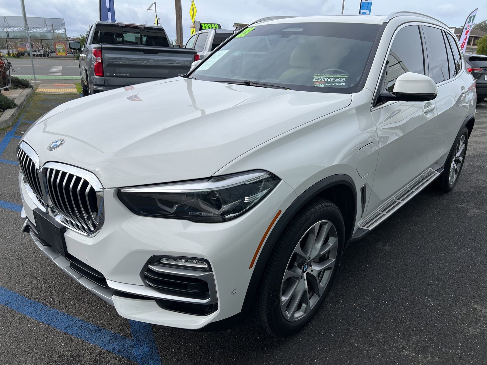 Used 2021 BMW X5 xDrive45e w/ Premium Package AWD/4WD image 4