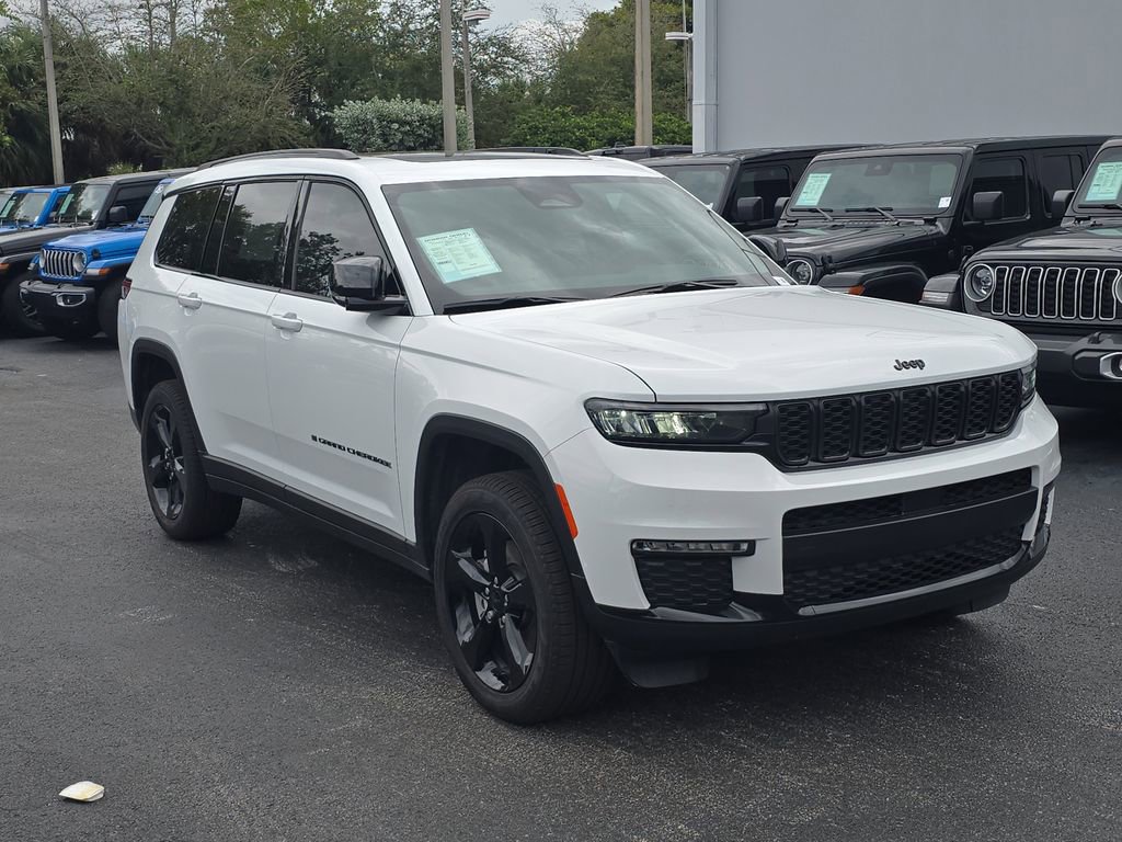 Used 2025 Jeep Grand Cherokee L Limited w/ Black Appearance Package image 2