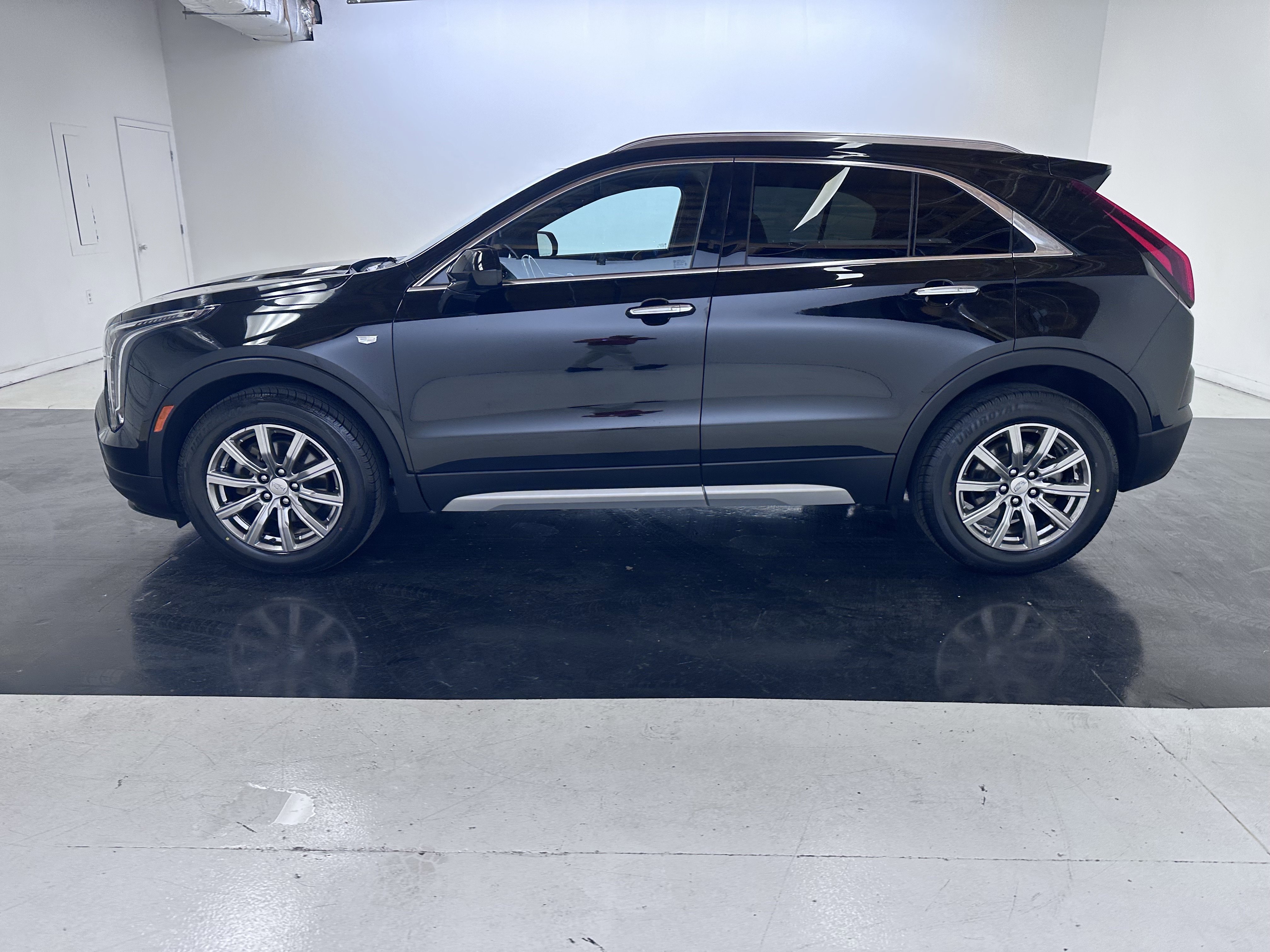 Used 2019 Cadillac XT4 Premium Luxury image 9