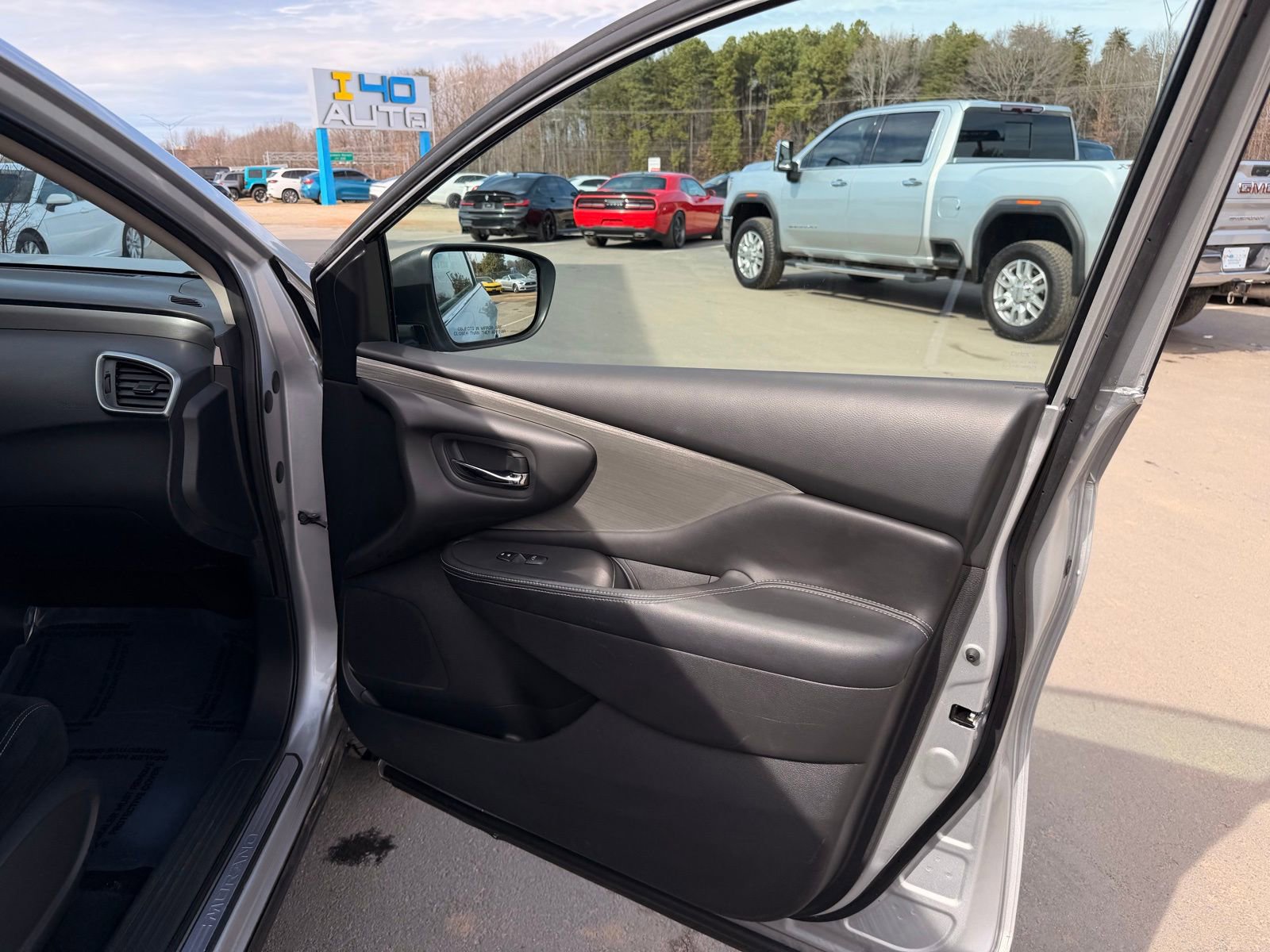 Used 2019 Nissan Murano S image 16