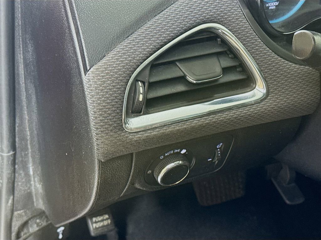 Used 2018 Chevrolet Cruze LT image 10