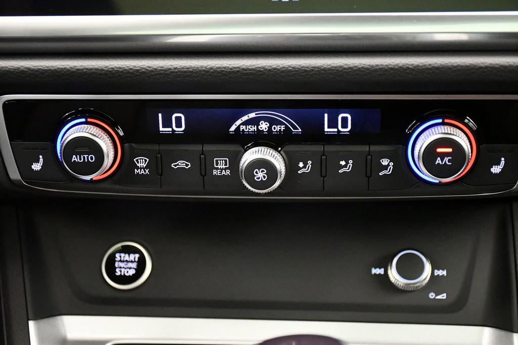 Used 2025 Audi Q3 2.0T Premium w/ Convenience Package AWD/4WD image 29