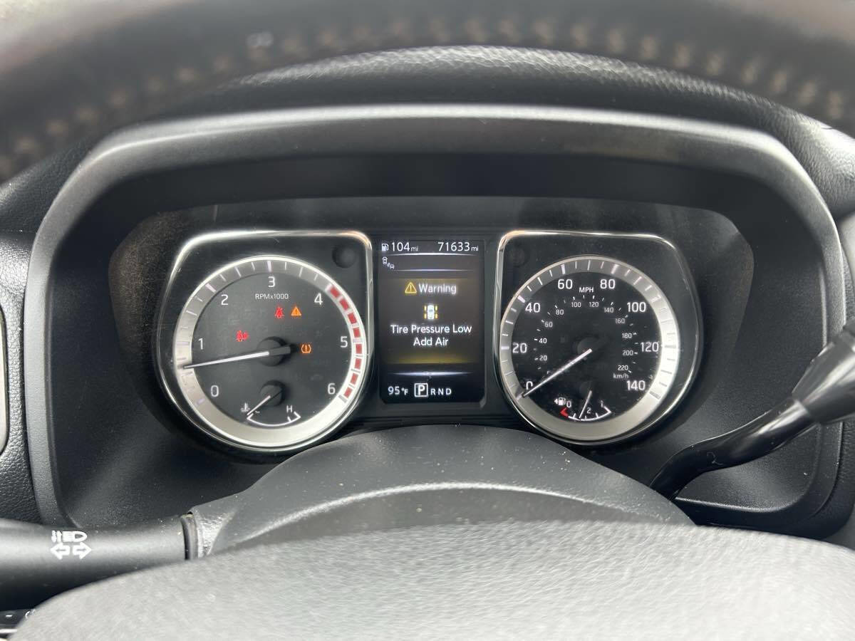 Used 2016 Nissan Titan SV RWD image 15
