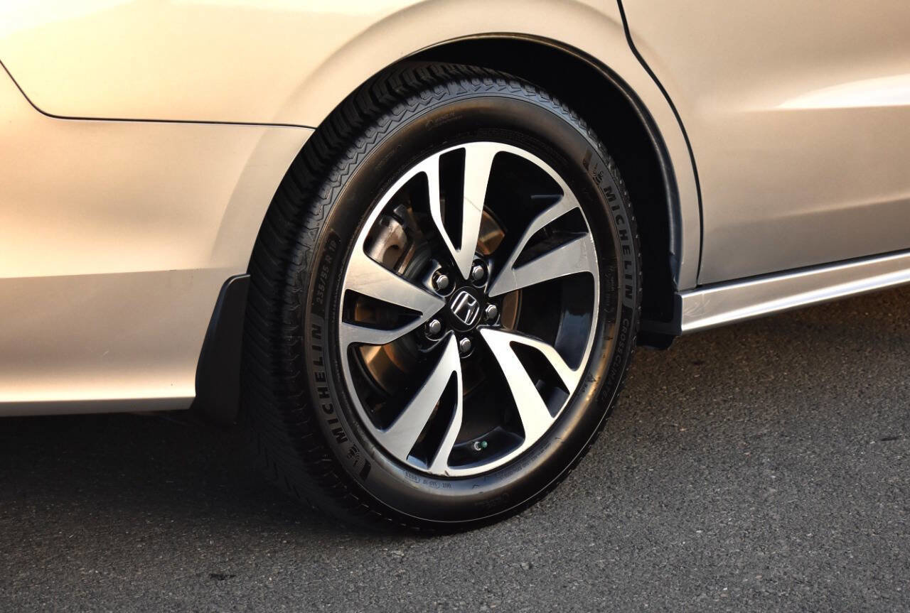 Used 2018 Honda Odyssey Elite image 15