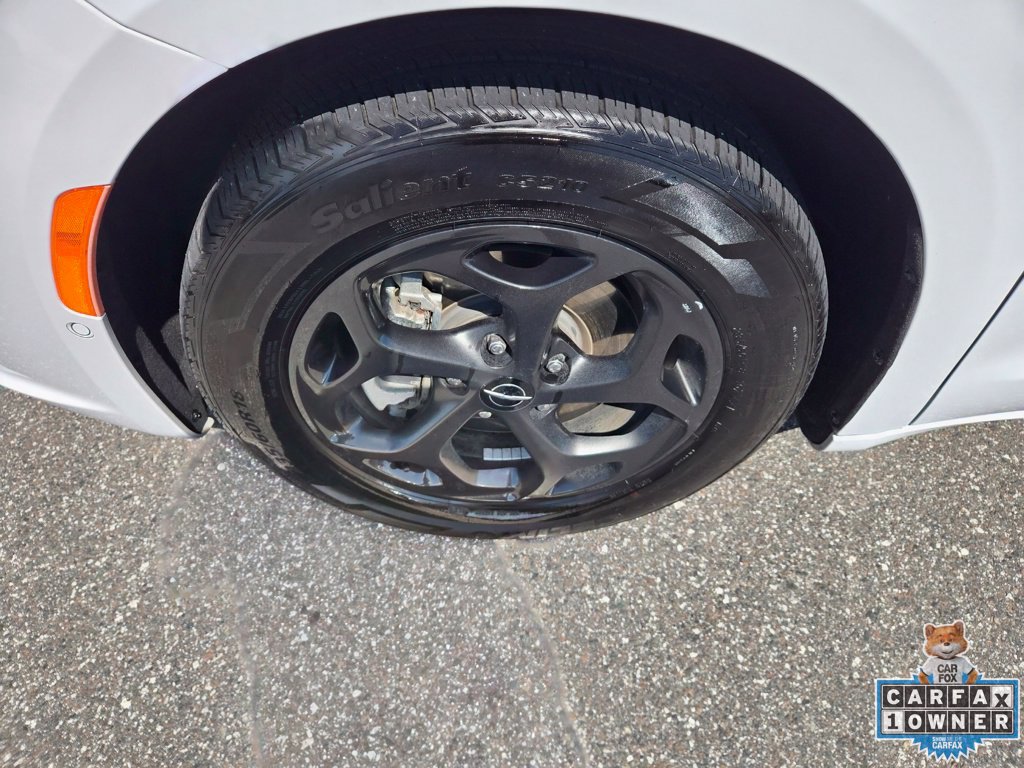Used 2024 Chrysler Pacifica Limited FWD image 13