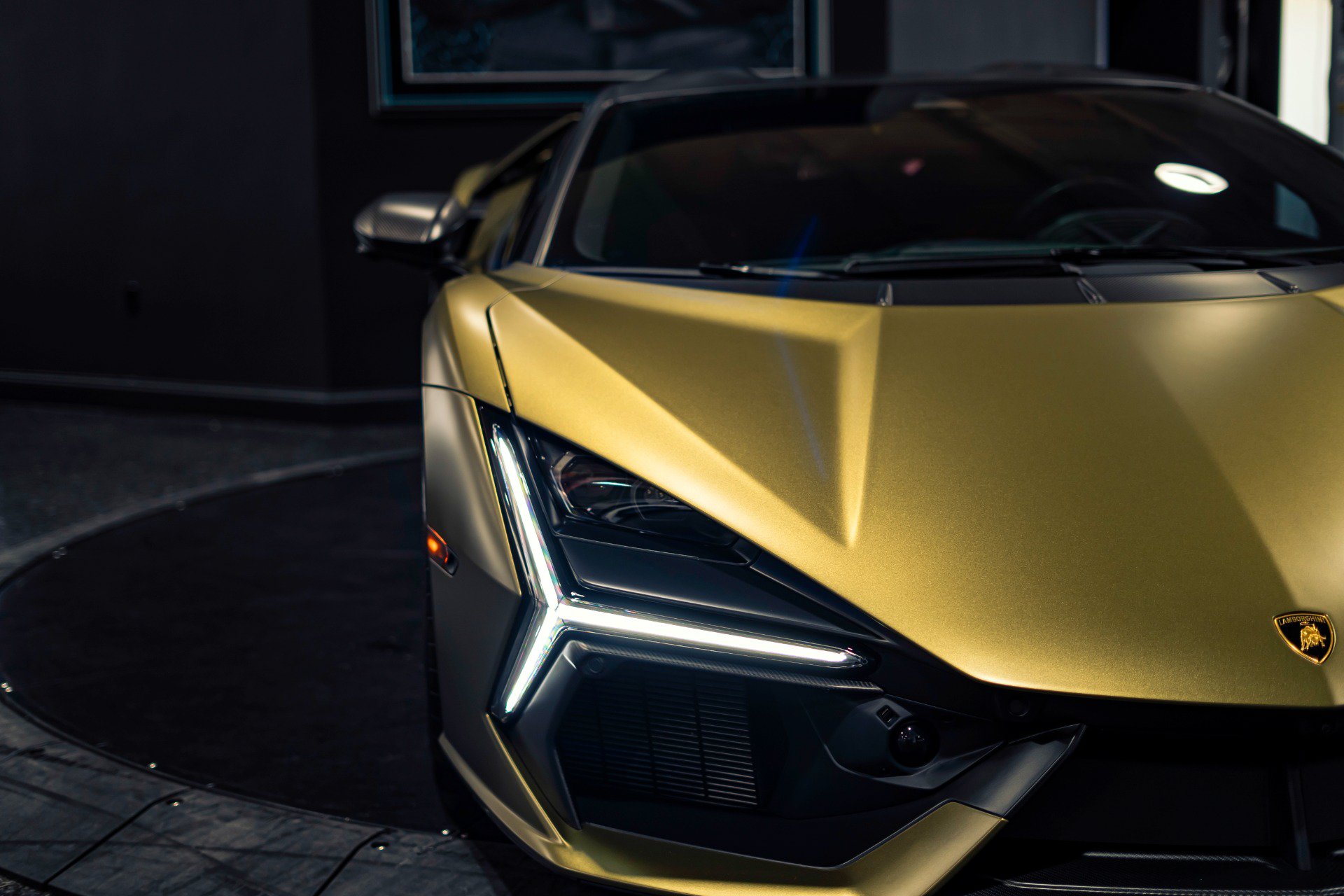 Used 2025 Lamborghini Revuelto AWD/4WD image 35