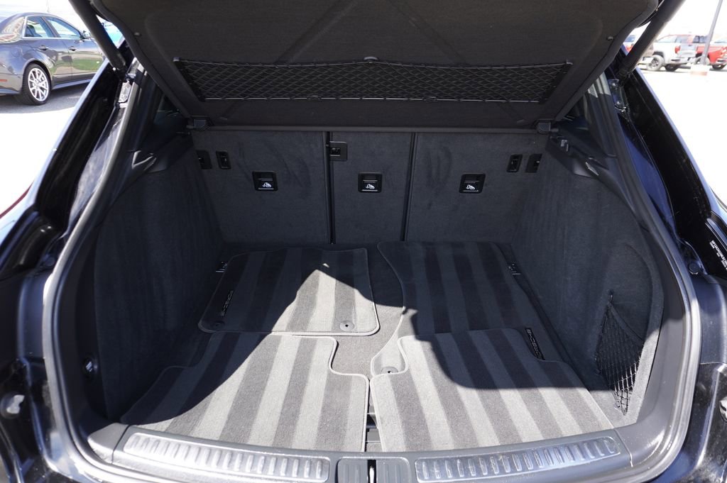 Used 2021 Porsche Macan image 28