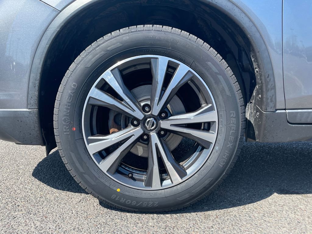 Used 2020 Nissan Rogue SV w/ Premium Package AWD/4WD image 10