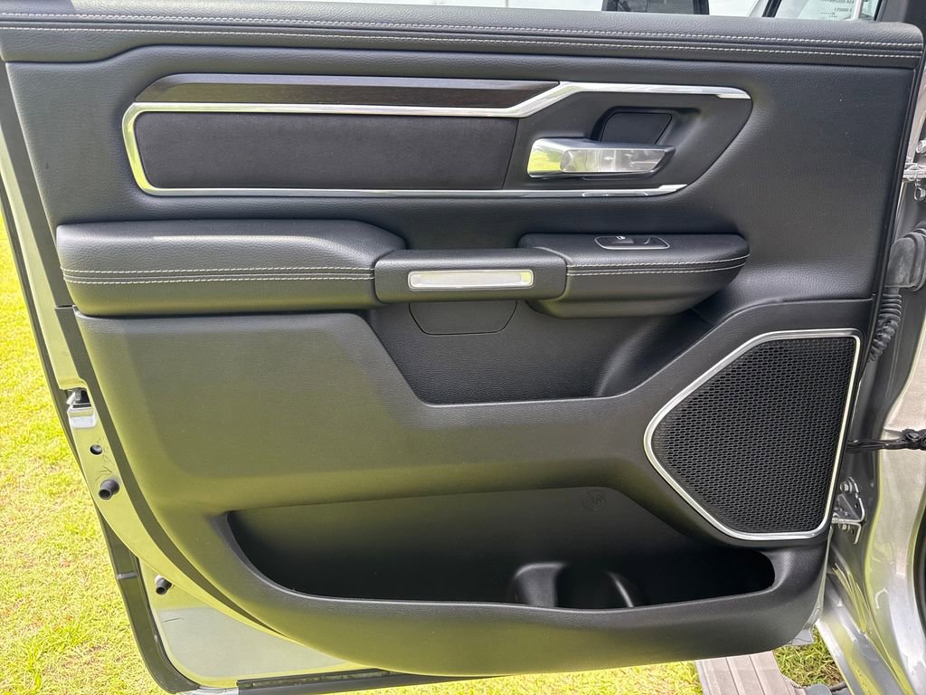 Used 2022 RAM 1500 Laramie AWD/4WD image 40