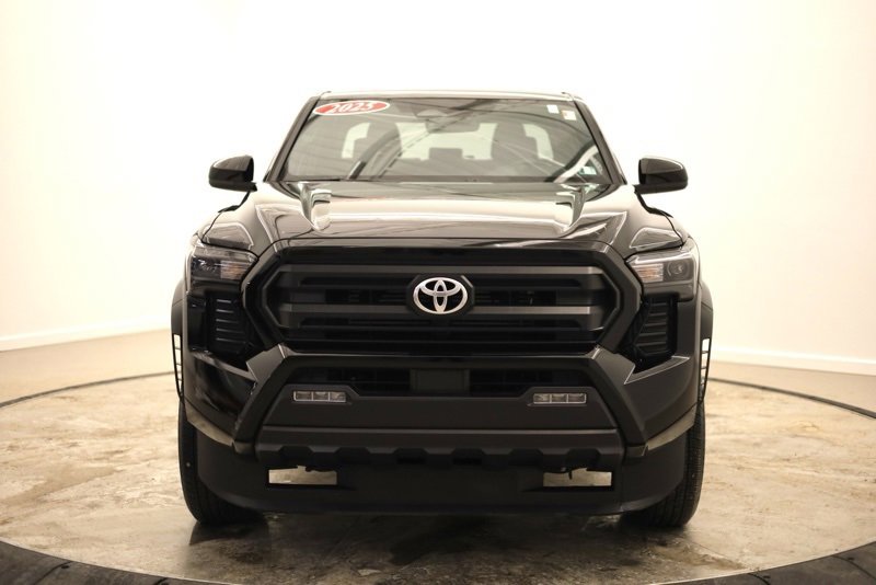 Certified 2025 Toyota Tacoma SR5 image 8