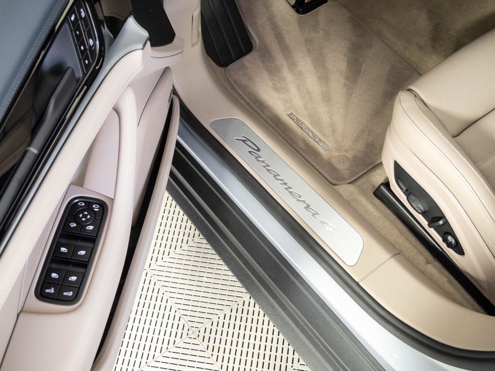 Certified 2026 Porsche Panamera 4 AWD/4WD image 8