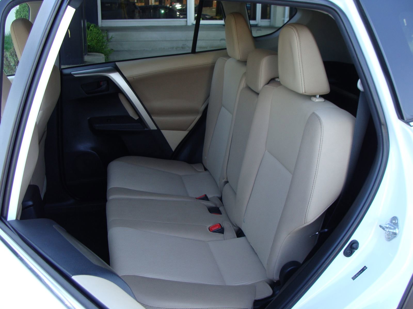 Used 2013 Toyota RAV4 XLE AWD/4WD image 8