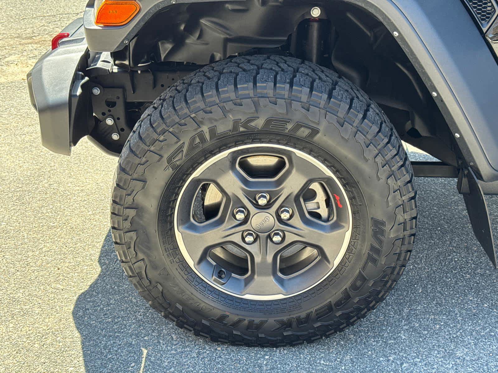 Used 2023 Jeep Gladiator Rubicon AWD/4WD image 11