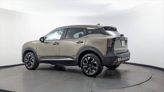 Used 2025 Nissan Kicks SV AWD/4WD image 6