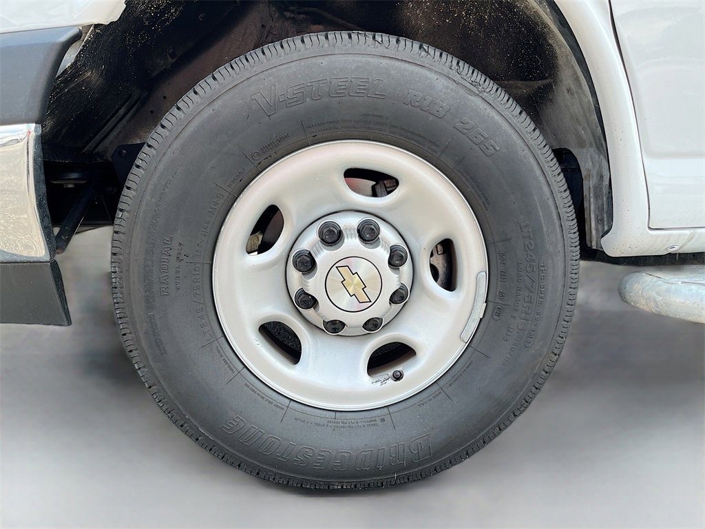 Used 2024 Chevrolet Express 2500 Work Van w/ Driver Convenience Package image 26