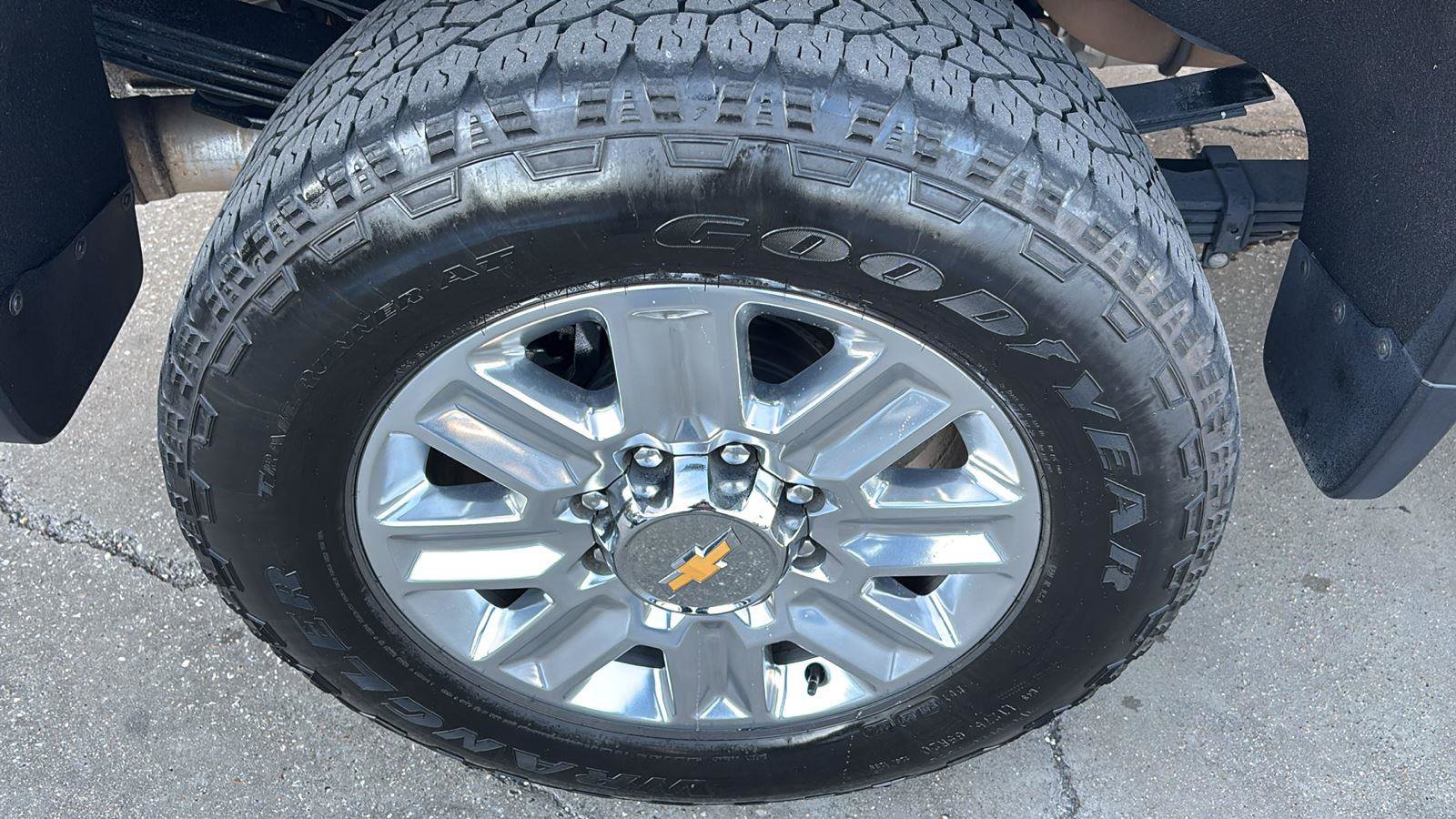 Used 2024 Chevrolet Silverado 2500 High Country w/ Technology Package image 11