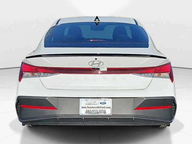 Used 2025 Hyundai Elantra Sport image 6