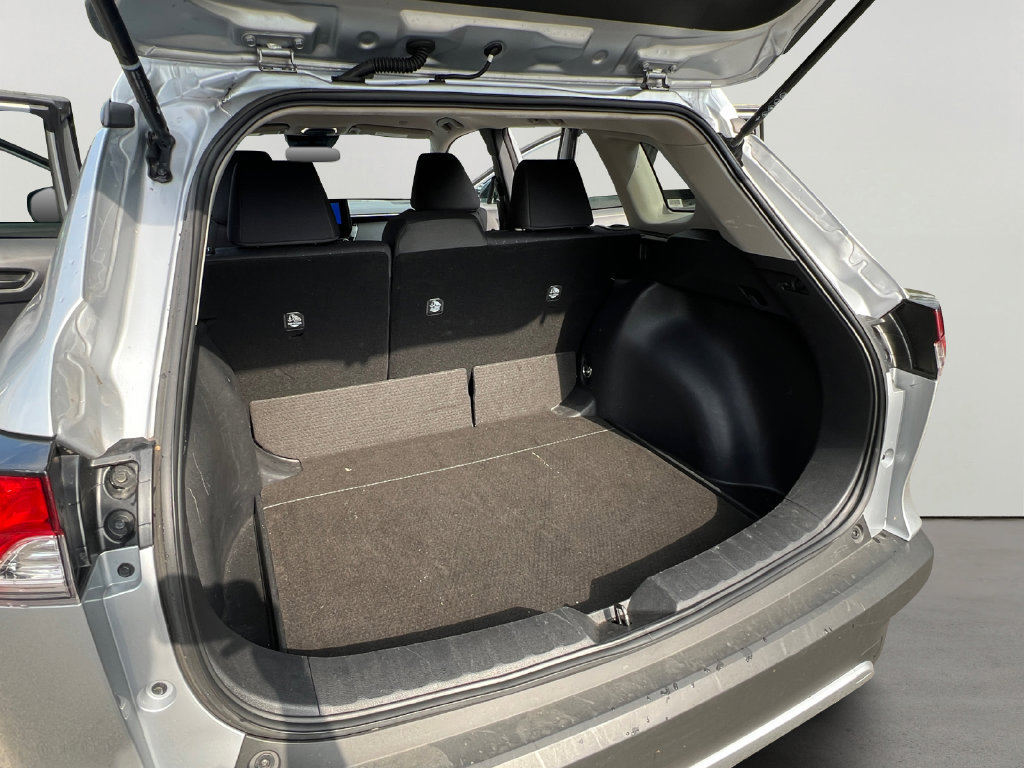 Used 2025 Toyota Corolla Cross LE FWD image 30