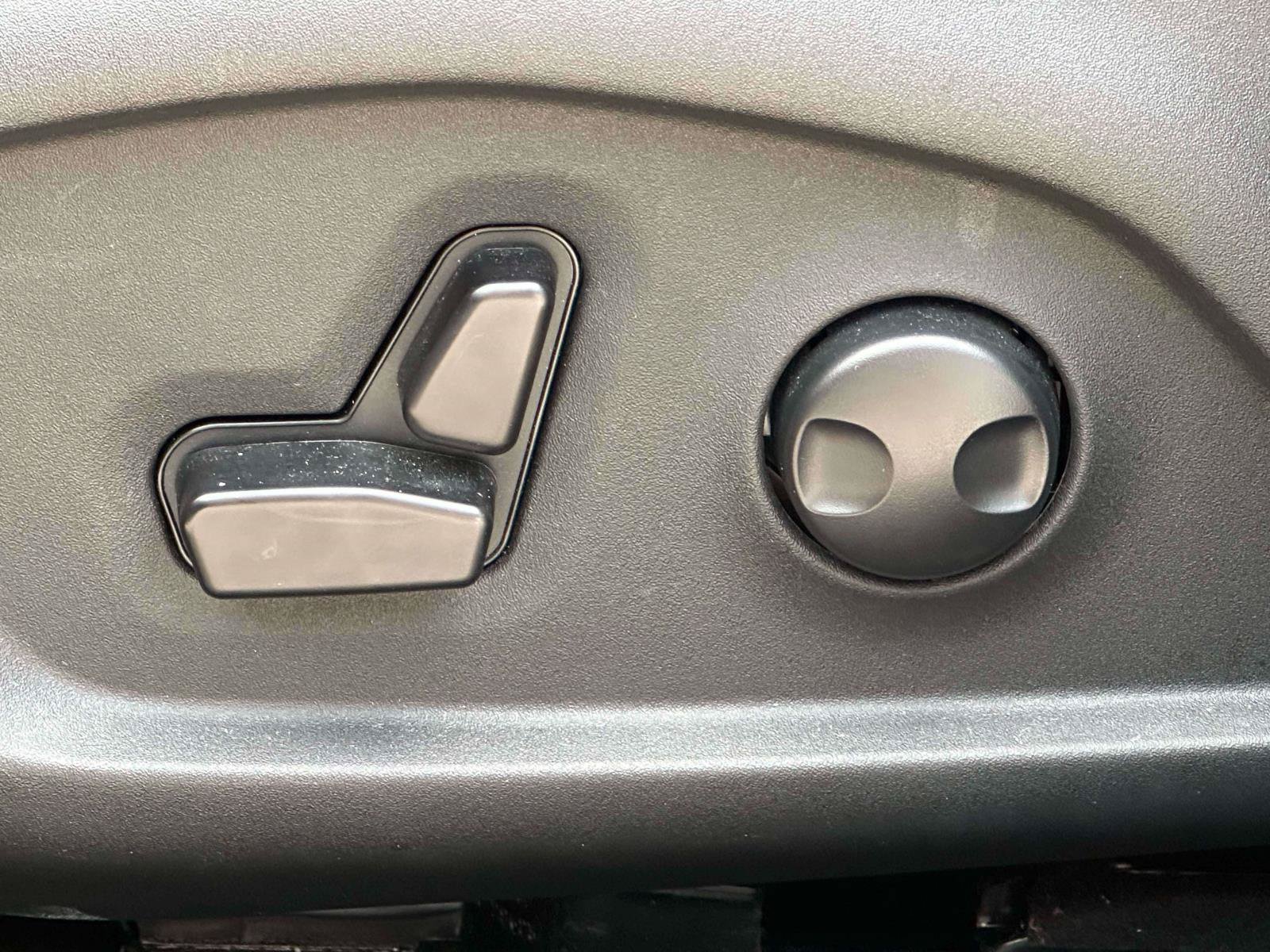 Used 2024 Jeep Compass Limited AWD/4WD image 16