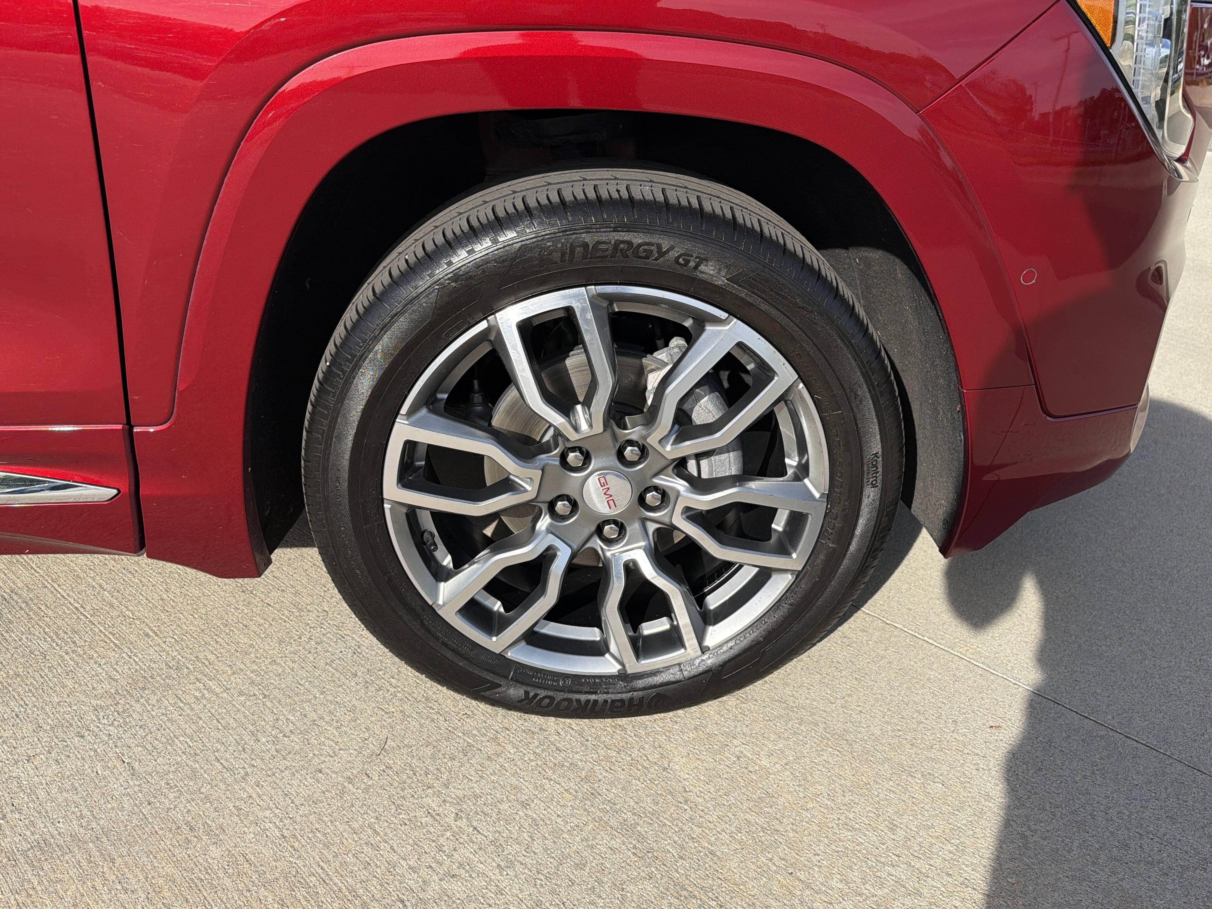 Used 2024 GMC Terrain Denali w/ Denali Premium Package image 19