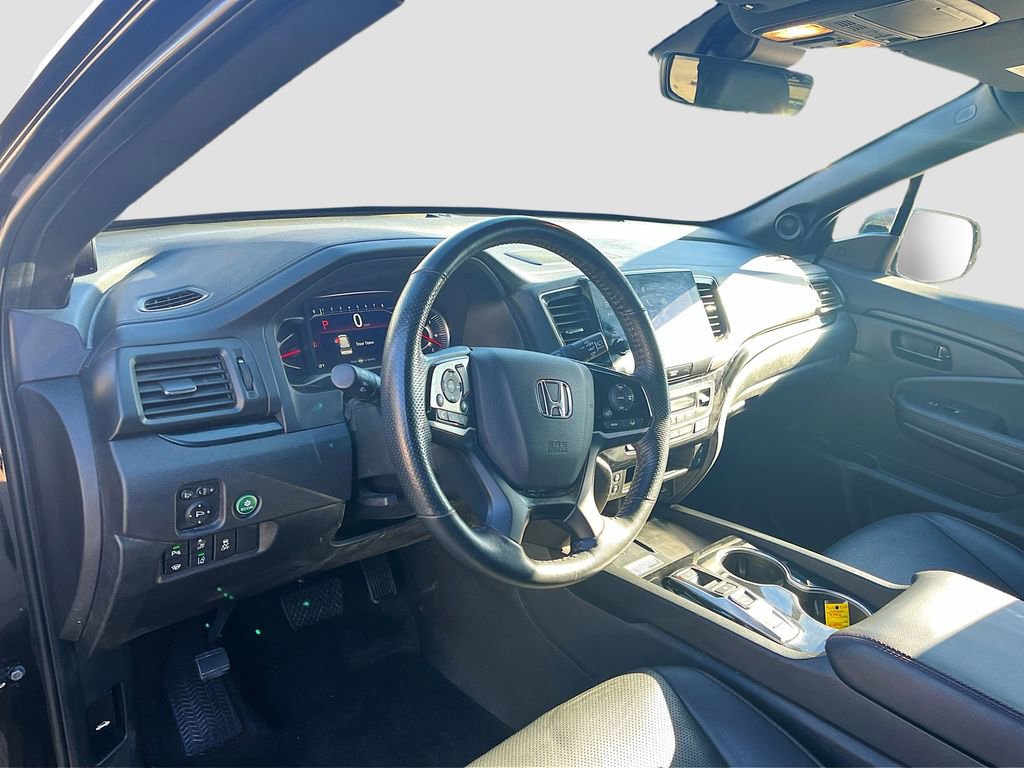 Used 2024 Honda Passport Black Edition image 9