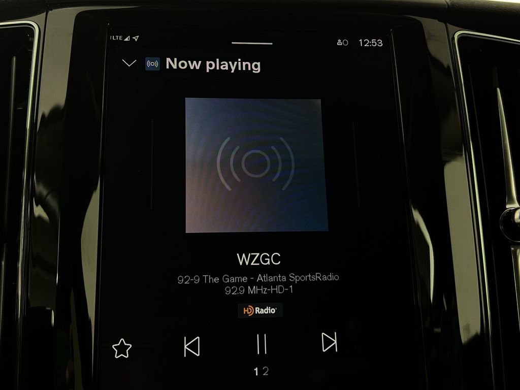 Certified 2025 Volvo XC60 B5 Core w/ Climate Package image 14