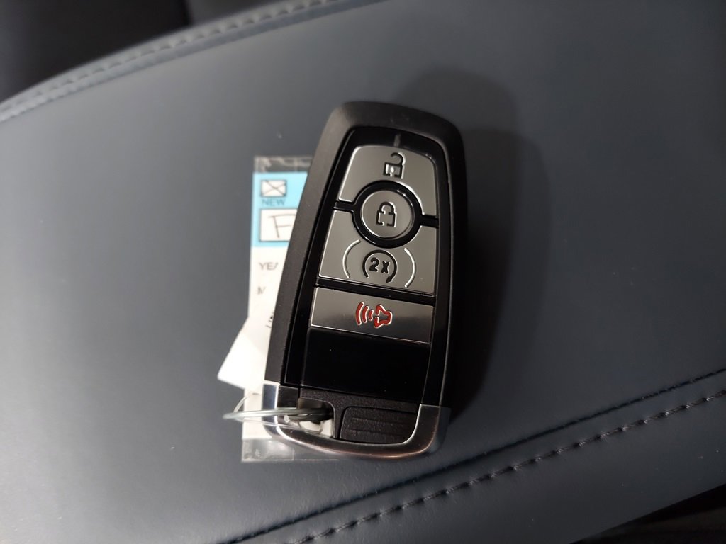 New 2025 Ford Maverick XLT w/ XLT Luxury Package image 5