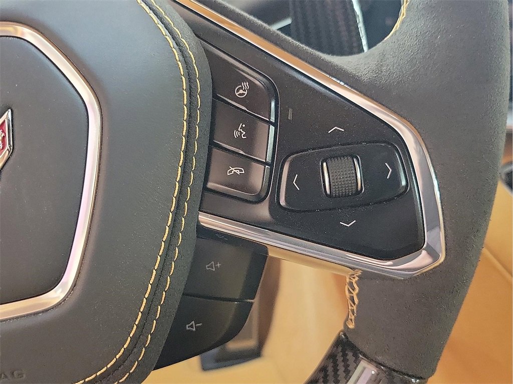 New 2025 Chevrolet Corvette E-Ray image 21