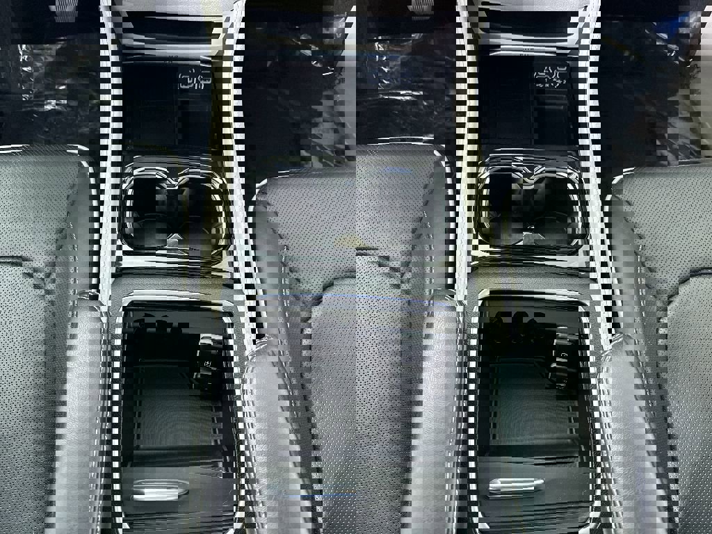 Used 2023 Chrysler Pacifica Limited image 36