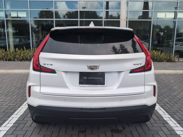 Used 2024 Cadillac XT4 Luxury w/ Cold Weather Package FWD image 4