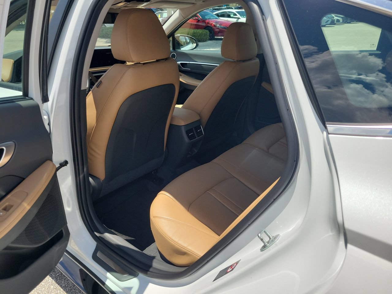 Used 2022 Hyundai Sonata Limited FWD image 9