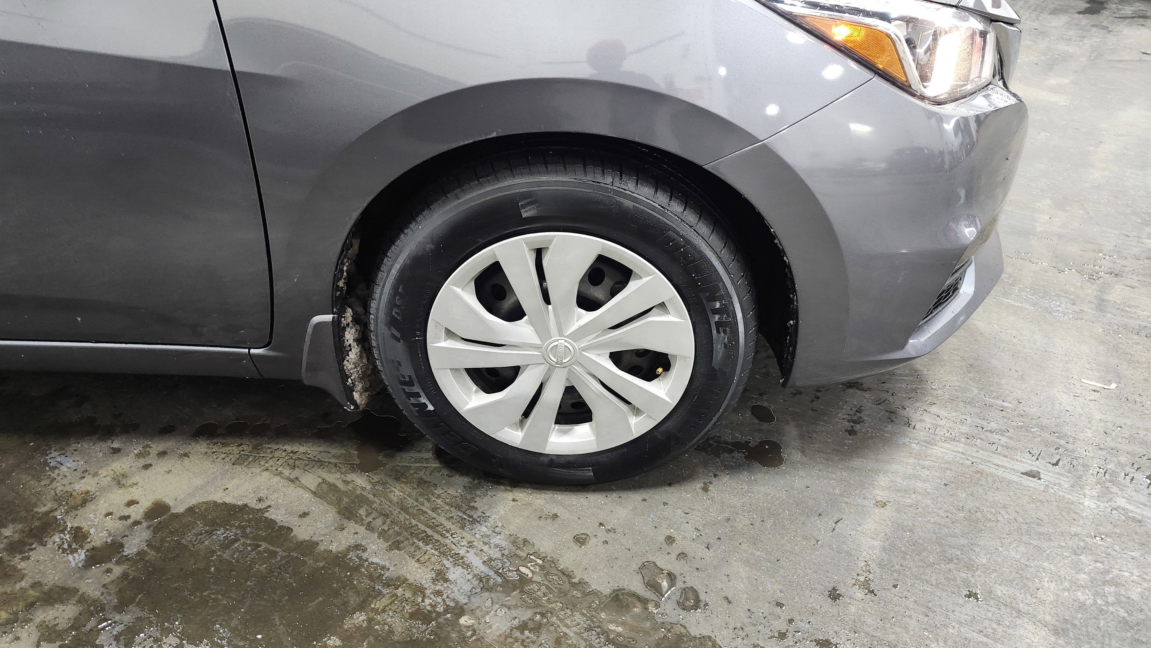 Used 2020 Nissan Versa S image 9