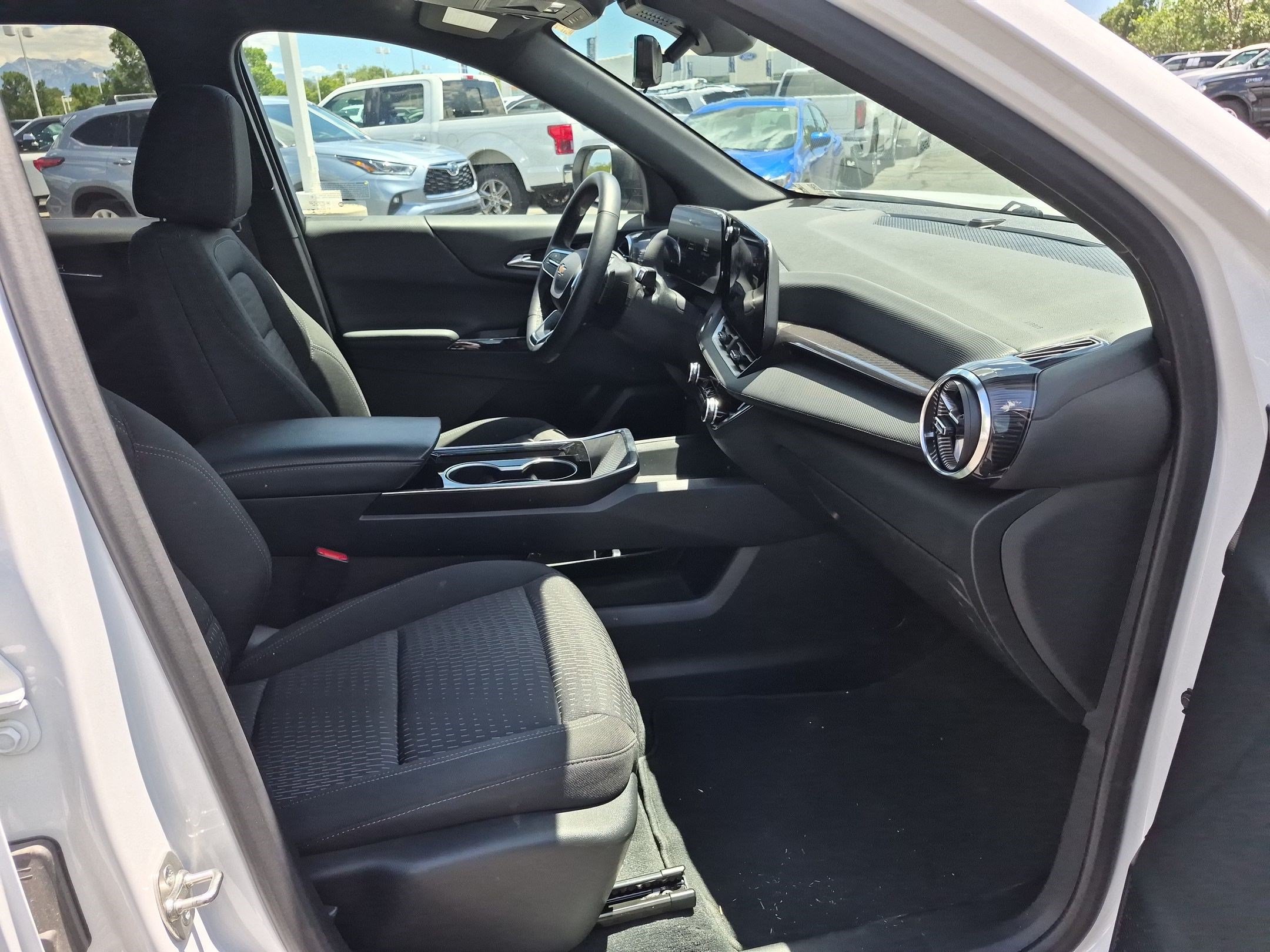 Used 2025 Chevrolet Equinox LT w/ Safety and Technology Package AWD/4WD image 33