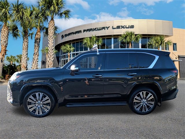 Used 2025 Lexus LX 600 4WD w/ Luxury Package image 9