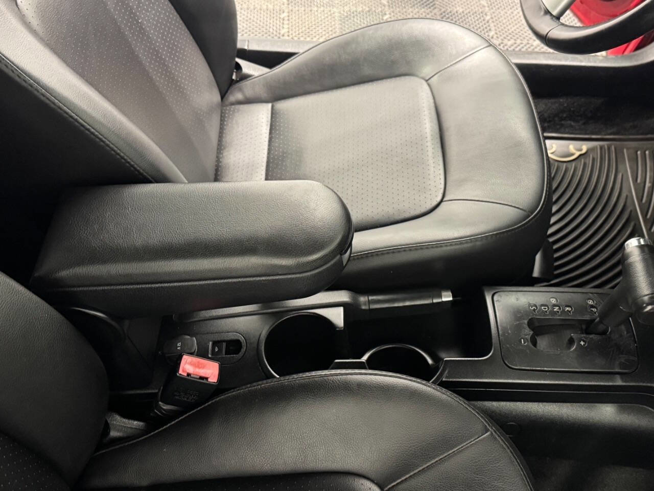 Used 2009 Volkswagen Beetle Convertible FWD image 14