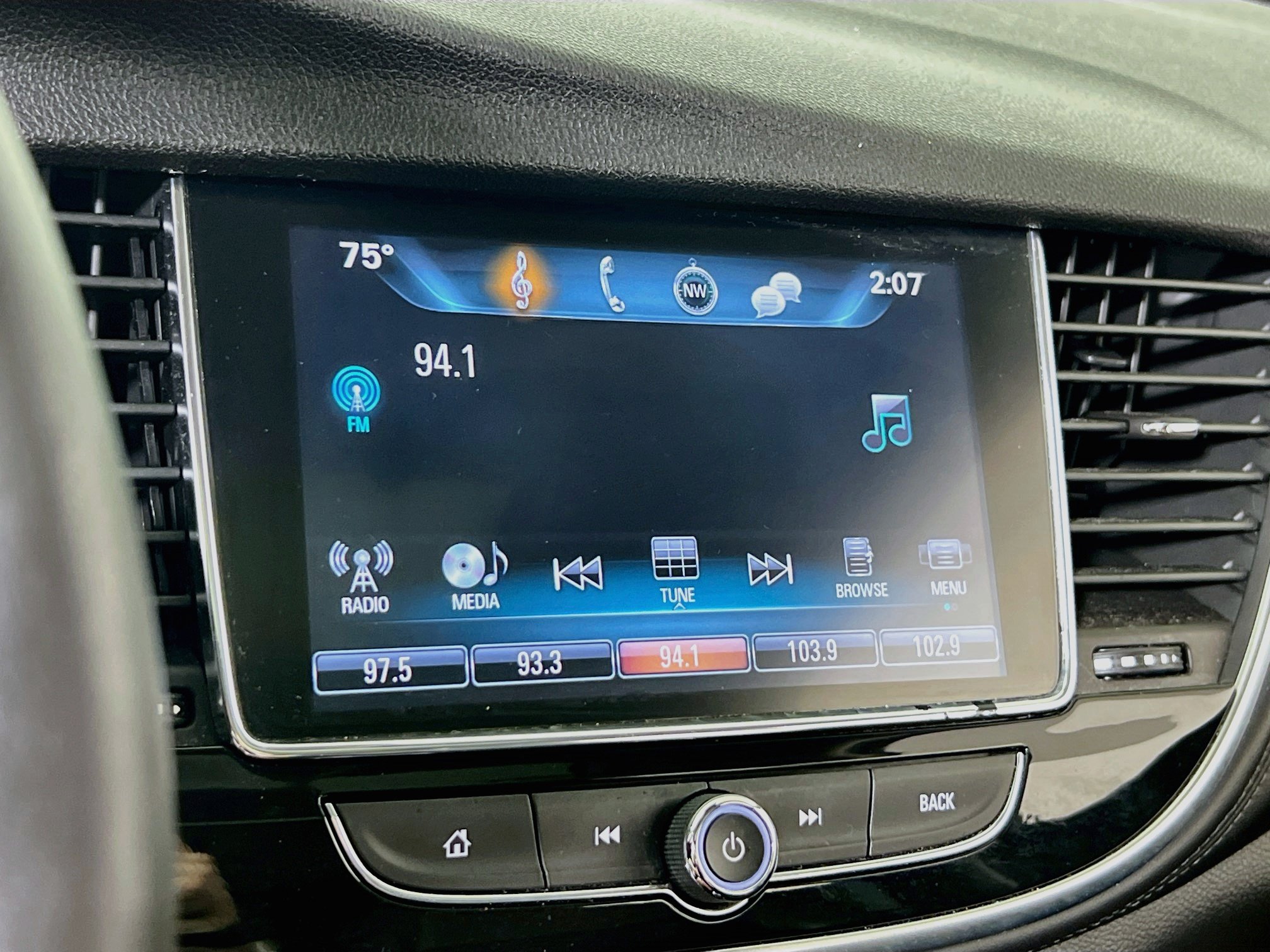 Used 2017 Buick Encore Essence w/ Experience Buick Package AWD/4WD image 15