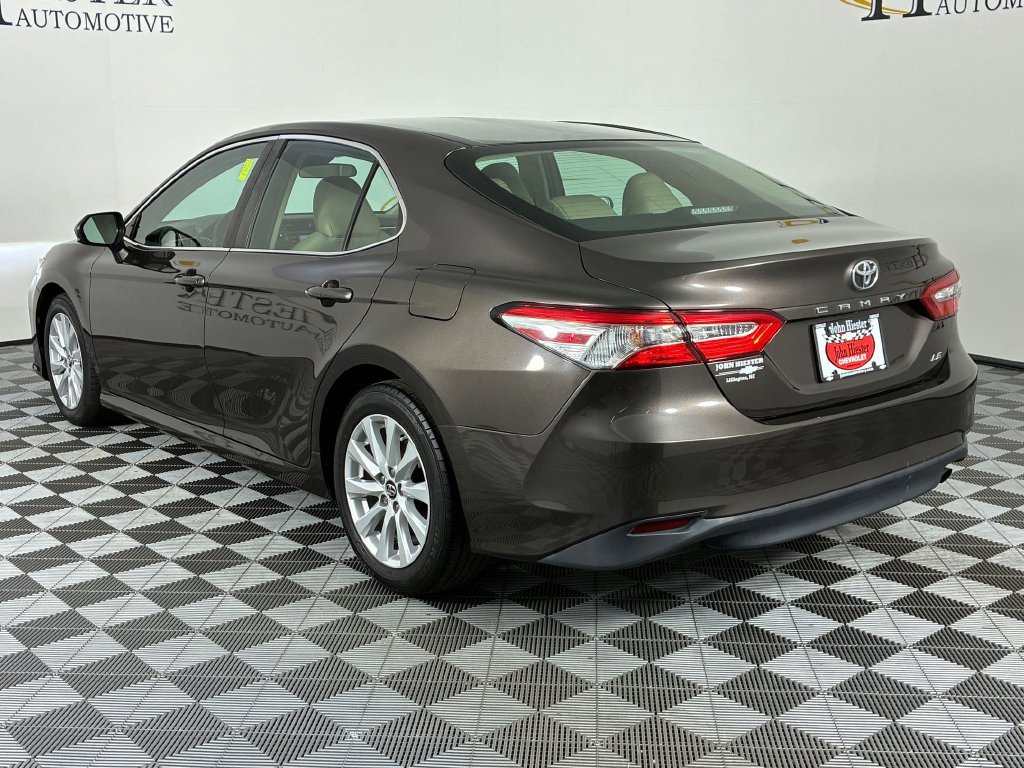 Used 2018 Toyota Camry LE FWD image 6