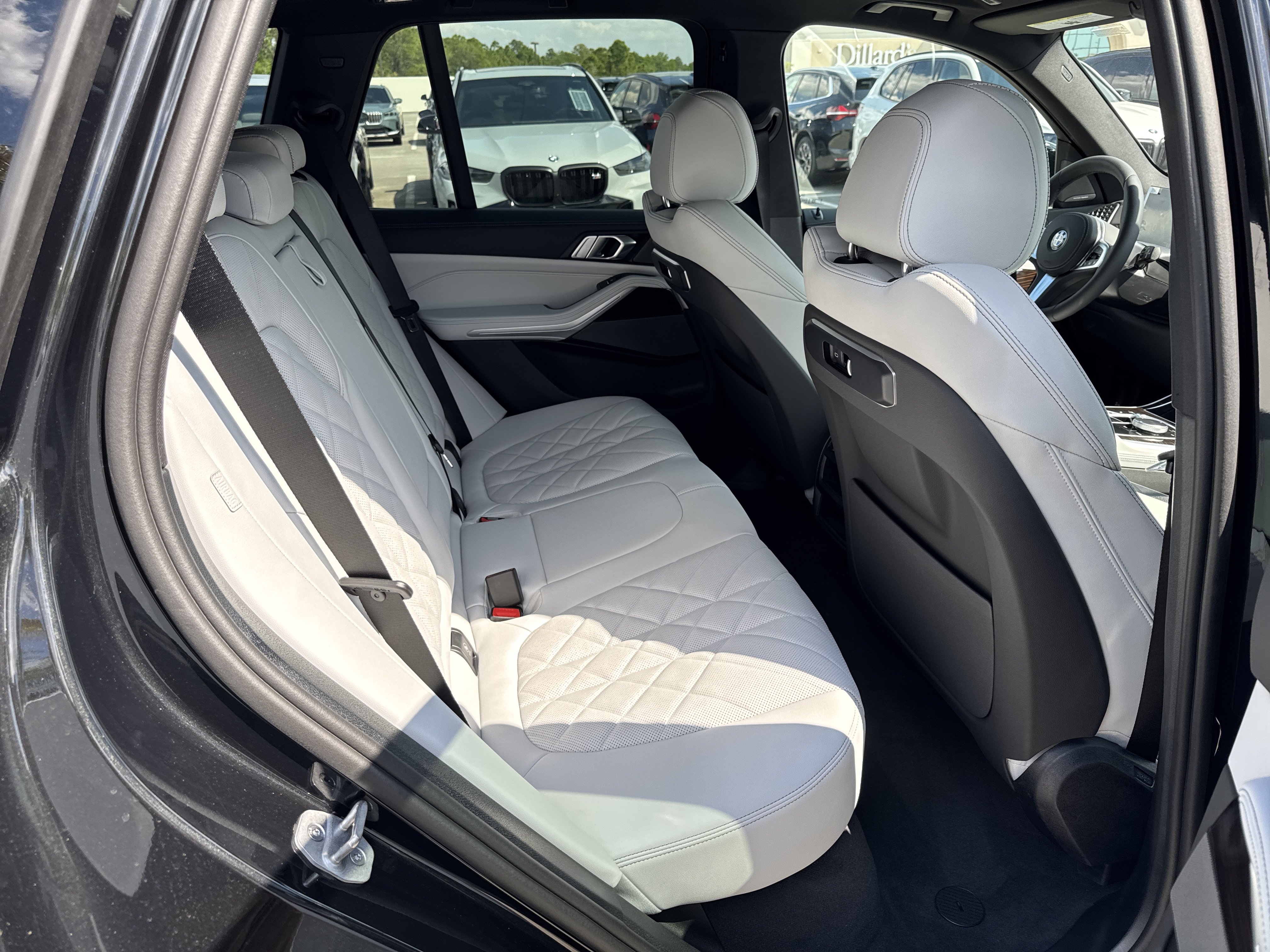 New 2026 BMW X5 xDrive40i w/ M Sport Package AWD/4WD image 11