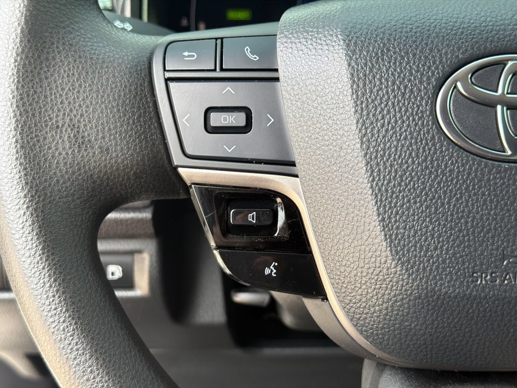 Used 2025 Toyota Camry LE FWD image 29