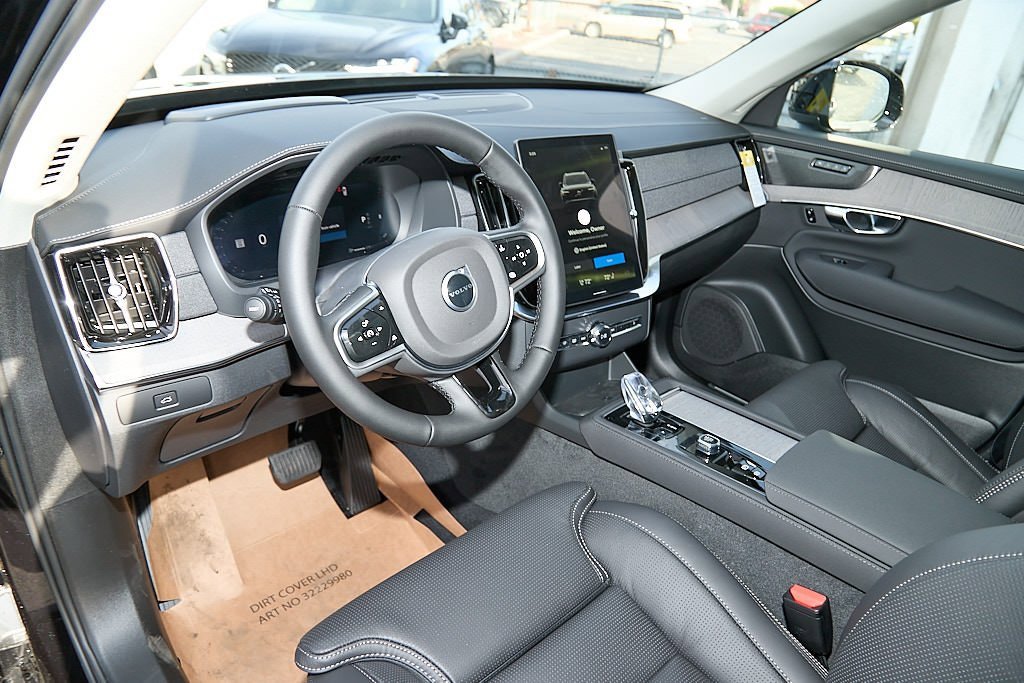 New 2026 Volvo XC90 B6 Ultra w/ Protection Package image 12