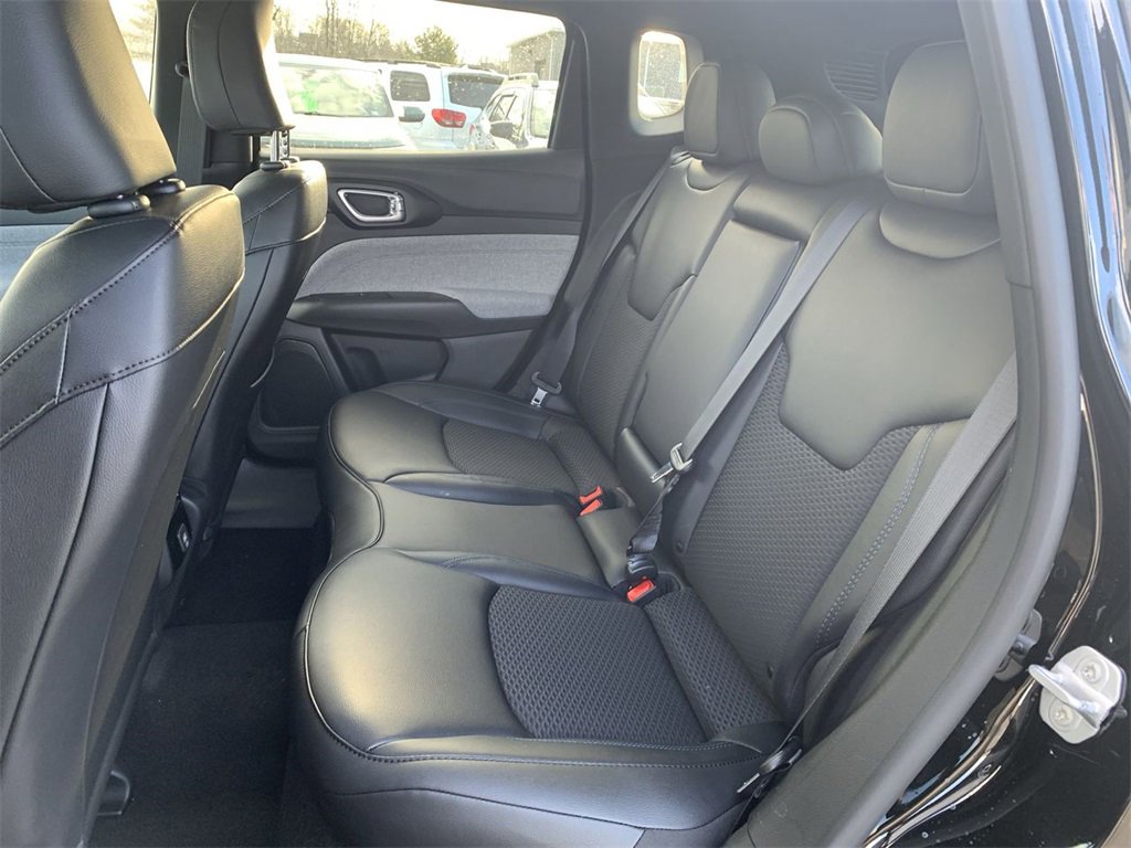 New 2026 Jeep Compass Latitude image 21