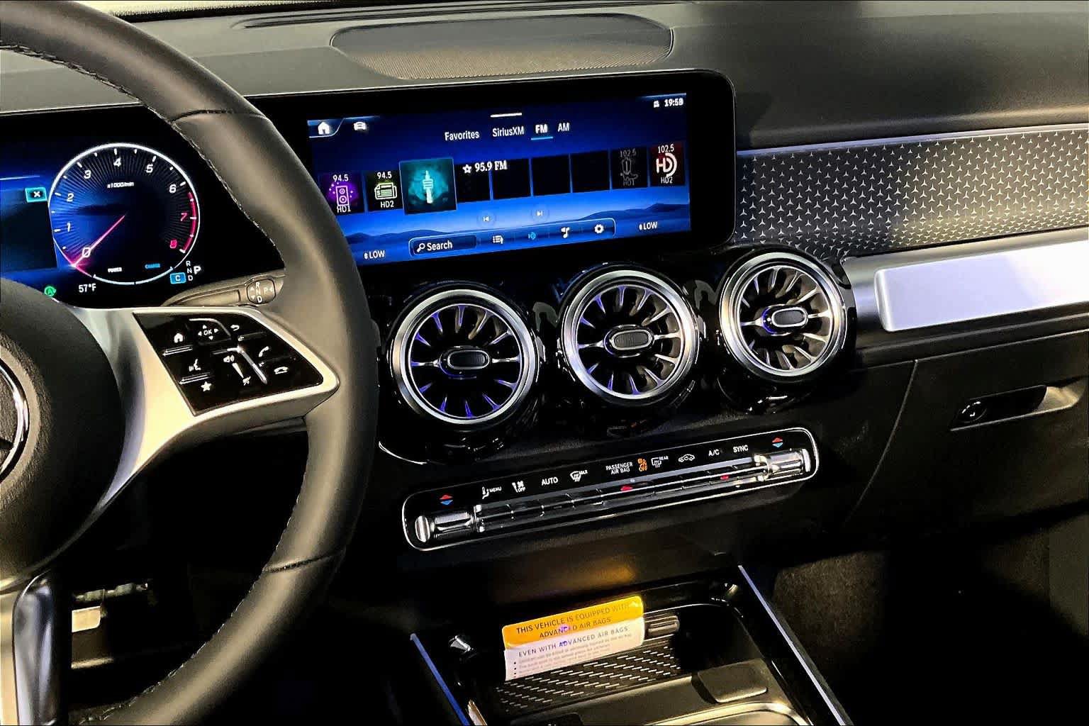 New 2026 Mercedes-Benz GLB 250 4MATIC image 8
