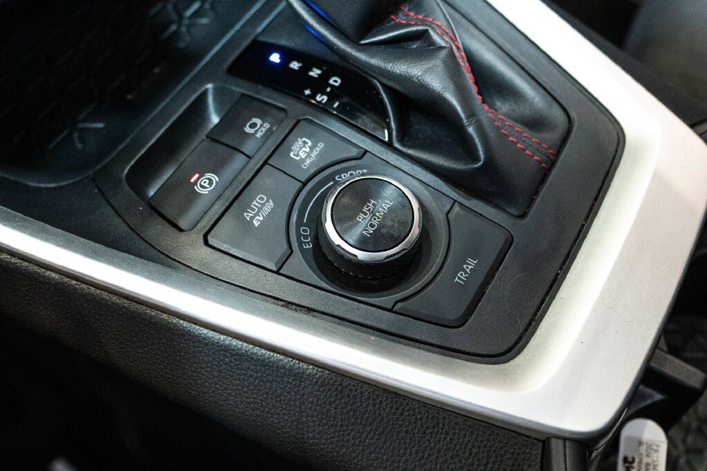 Used 2024 Toyota RAV4 SE w/ Weather & Moonroof Package AWD/4WD image 26