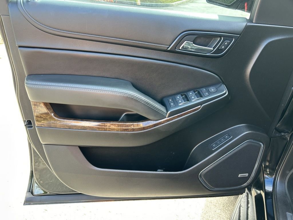 Used 2019 Chevrolet Tahoe LT w/ RST Edition image 17