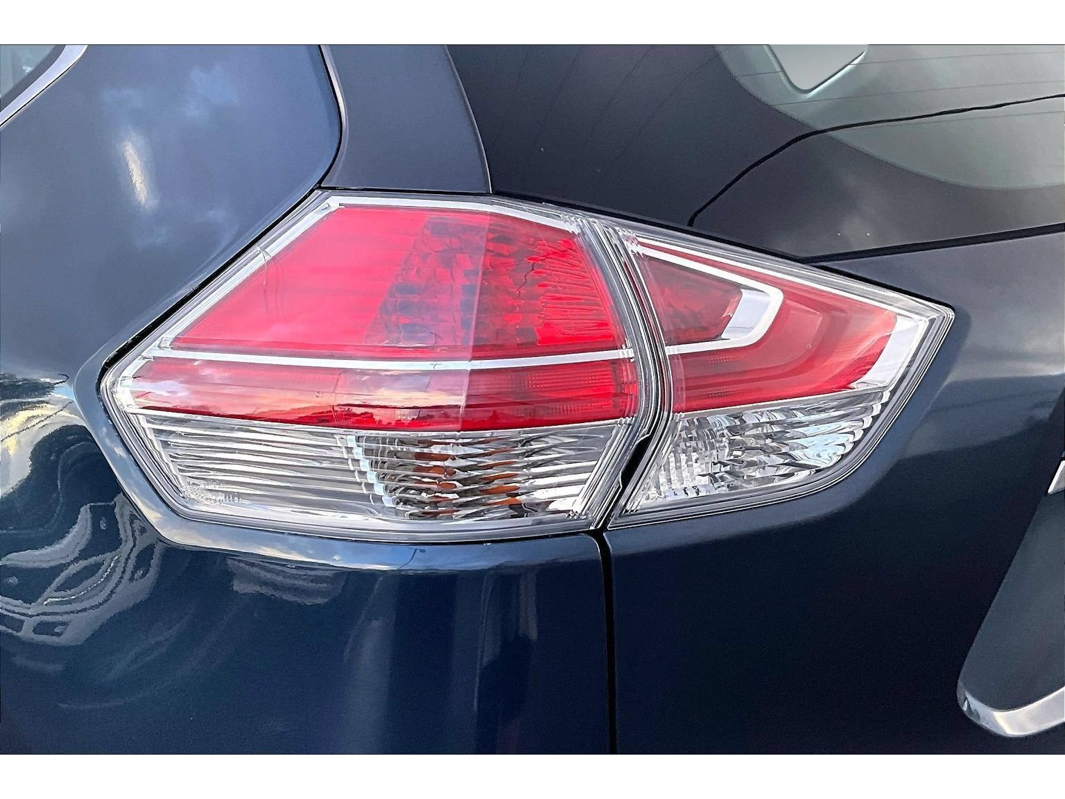 Used 2015 Nissan Rogue S AWD/4WD image 23