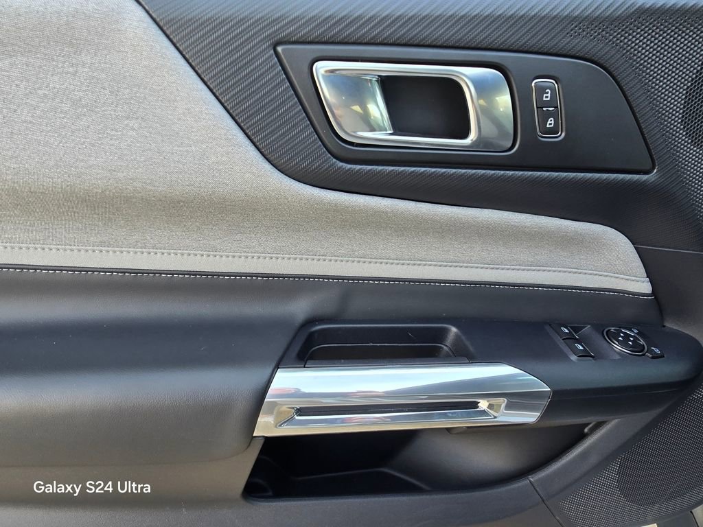 Used 2024 Ford Mustang EcoBoost image 11