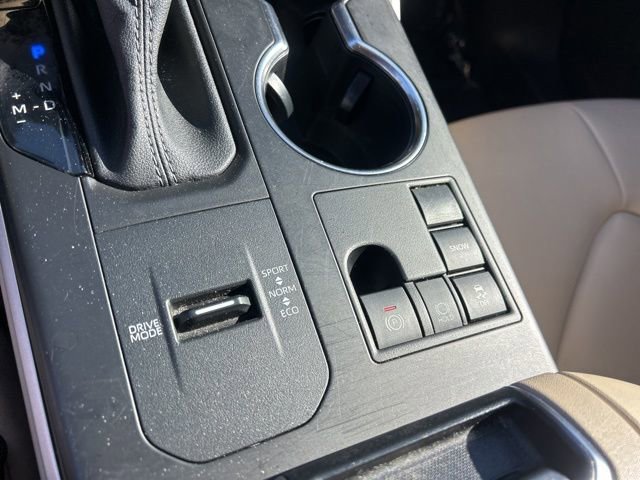 Used 2023 Toyota Highlander XLE image 26