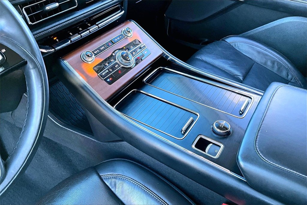 Used 2020 Lincoln Aviator Reserve image 14