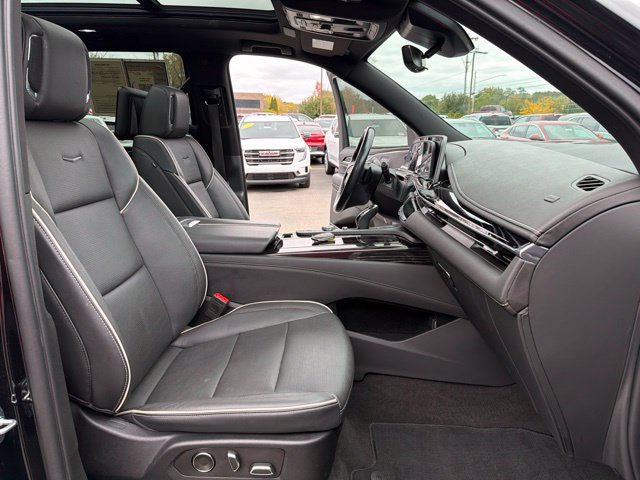 Certified 2023 Cadillac Escalade Sport w/ LPO, ONYX Package AWD/4WD image 34